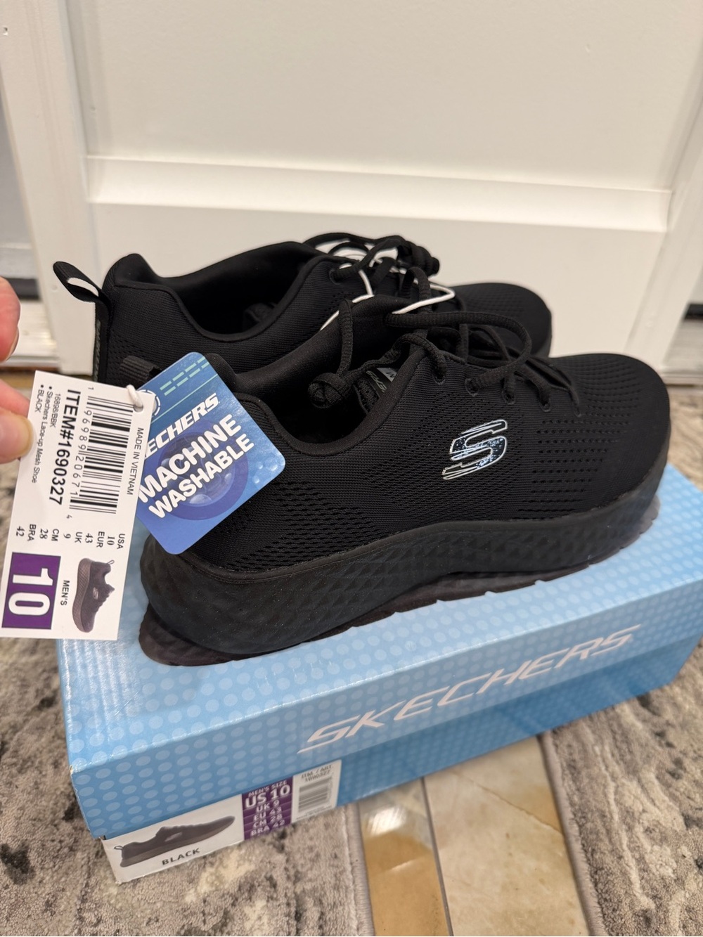 Skechers Men’s Lace-Up Mesh Lite Shoe Memory Foam NWT Men’s Size 10